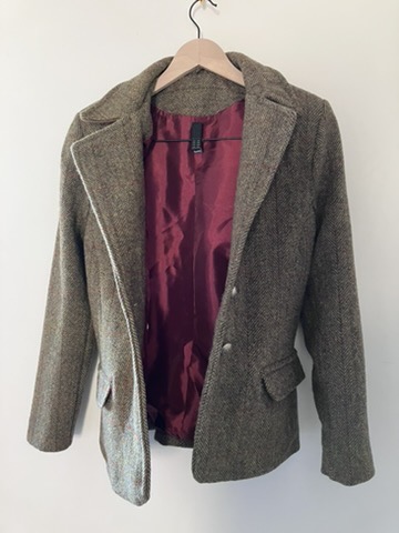 Tweed blazer with silk lining